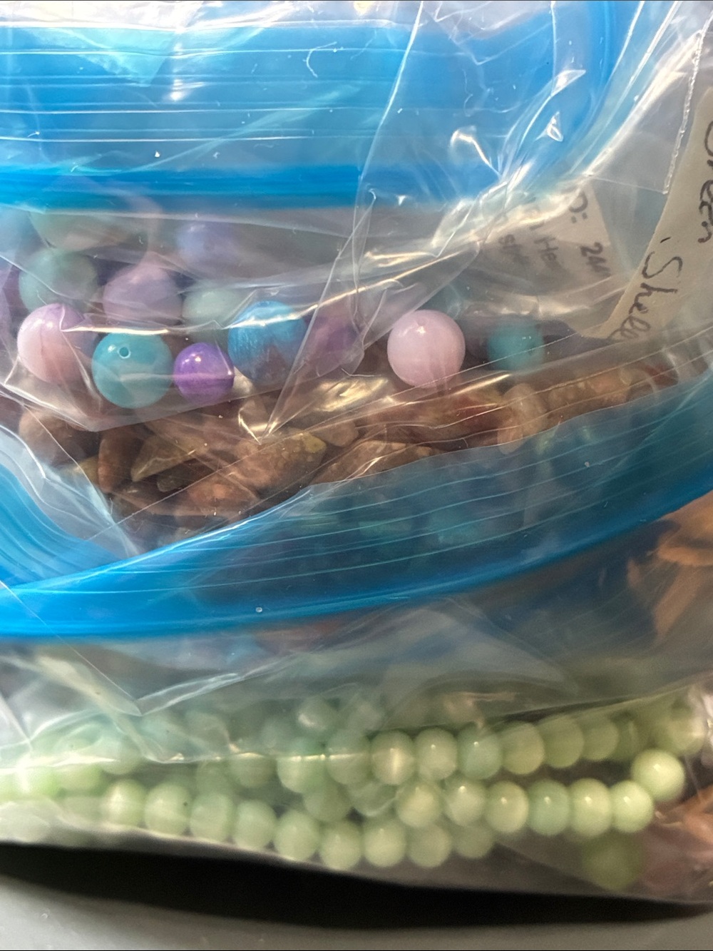 Lot of 2+ pounds of assorted gemstone Beads in Blue, Green, Pink, White, Brown - Picture 13 of 13